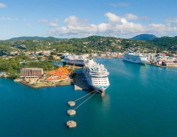 How to Choose Between Cruise-Line and Independent Excursions: A Complete Guide